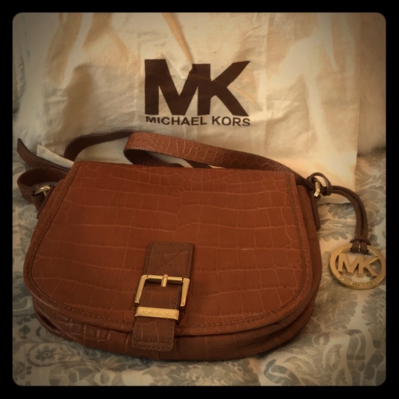 camel crossbody bag